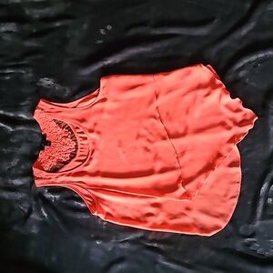 Ladies sleeveless top 100% polyester with lace on the upper back